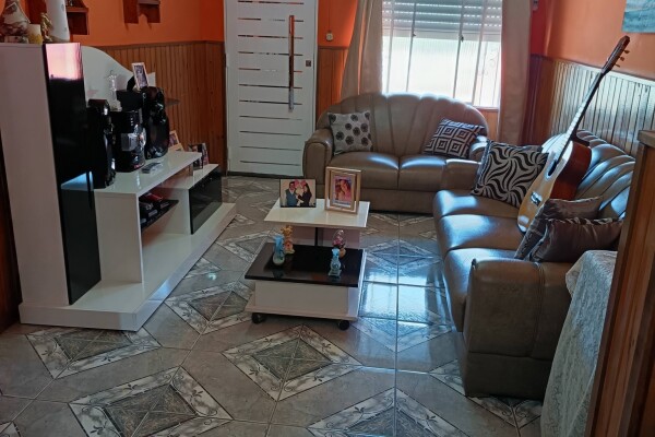 VENDO PRECIOSA CASA